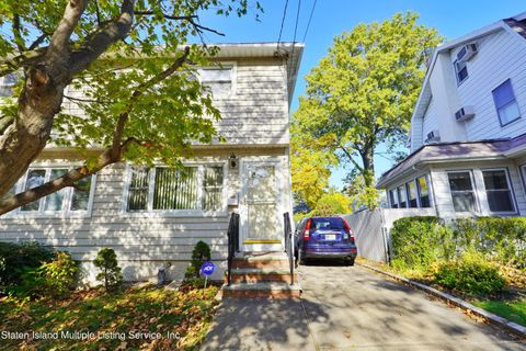 Photo of 111 E Raleigh Street, Staten Island, NY 10310 (MLS # 1165318)