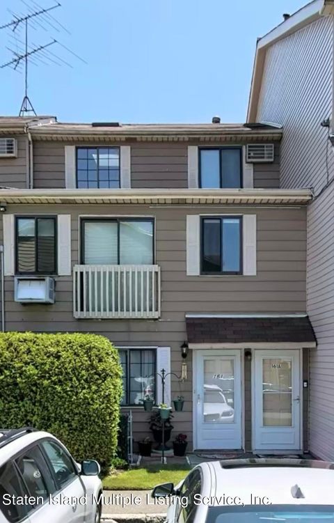 Photo of 161 Lamped Loop #A, Staten Island, NY 10314 (MLS # 1164590)