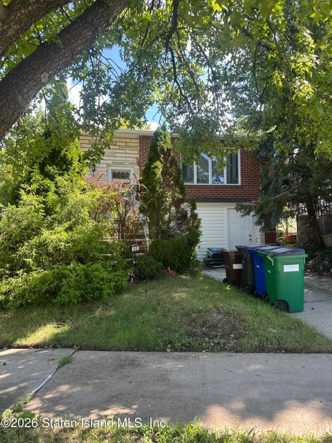 Photo of 60 Bovanizer Street, Staten Island, NY 10312 (MLS # 2604894)