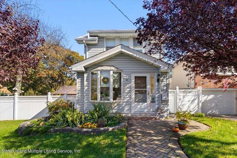 Photo of 15 Portland Place, Staten Island, NY 10301 (MLS # 1165072)