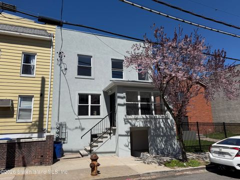 Photo of 189 Saint Marys Avenue, Staten Island, NY 10305 (MLS # 2601917)