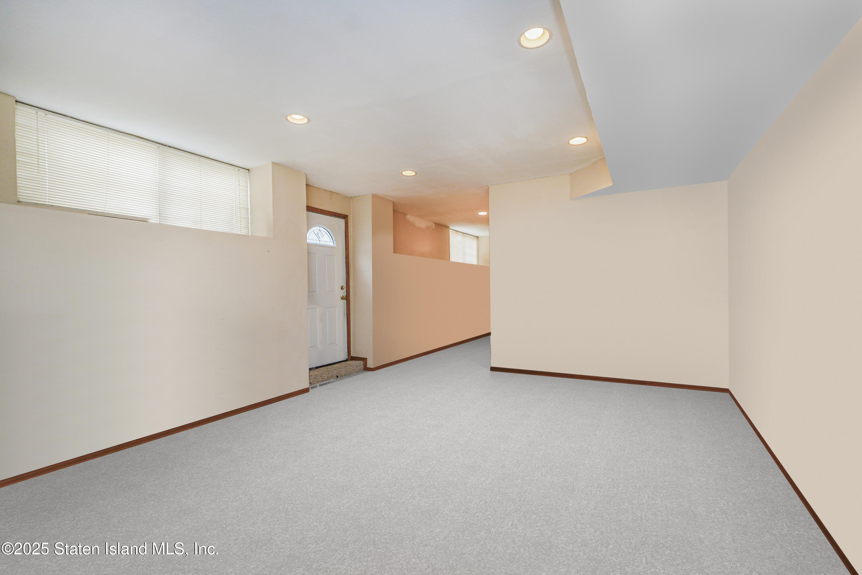 Staten Island, New York 10309, United States, 3 Bedrooms Bedrooms, ,3 BathroomsBathrooms,Residential,Active,88701