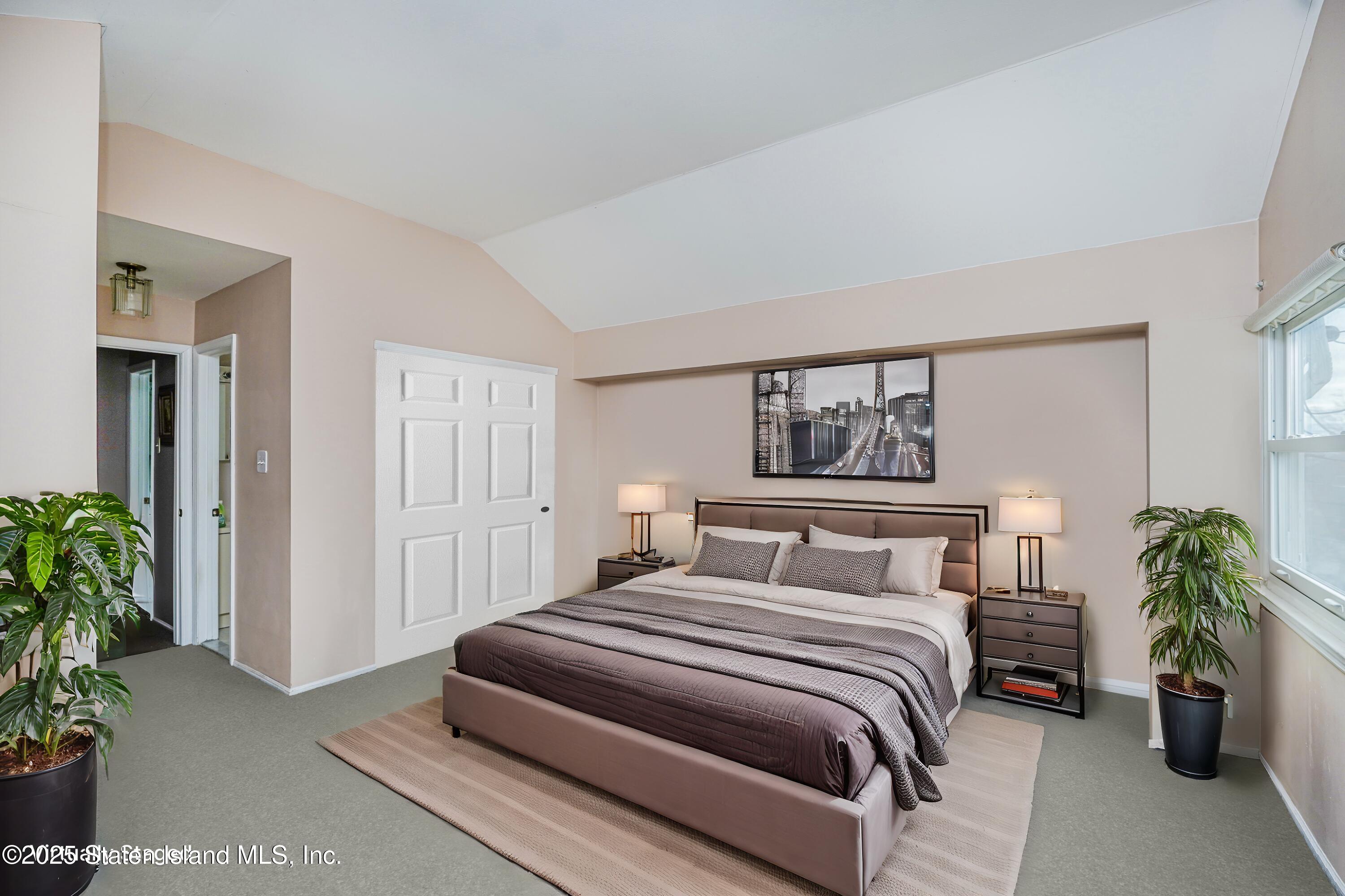 Staten Island, New York 10309, United States, 3 Bedrooms Bedrooms, ,3 BathroomsBathrooms,Residential,Active,88701