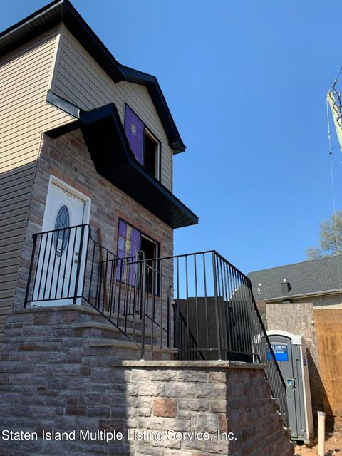 Photo of 15 Bell Street, Staten Island, NY 10305 (MLS # 1161040)