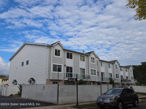 Photo of 165 Corona Avenue, Staten Island, NY 10306 (MLS # 2405564)