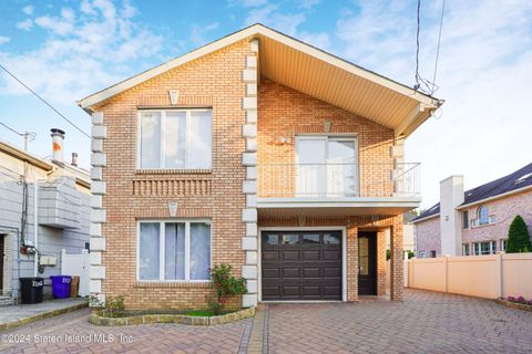 Photo of 7324 Hylan Boulevard, Staten Island, NY 10307 (MLS # 2404174)