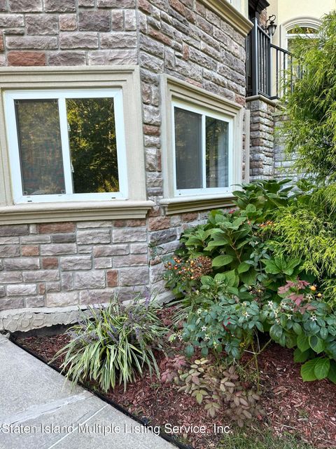 Photo of 282 Holten Avenue, Staten Island, NY 10309 (MLS # 1164755)