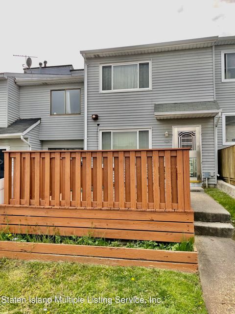 Photo of 405 Neckar Avenue, Staten Island, NY 10304 (MLS # 1161328)