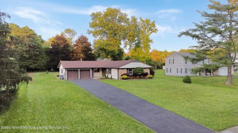 Photo of 6 Woodford Lane, Manalapan, NJ 07726 (MLS # 1163161)