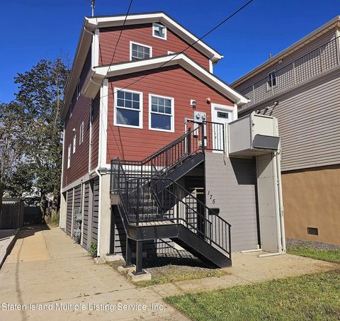 Photo of 175 Kiswick Street, Staten Island, NY 10306 (MLS # 1164786)