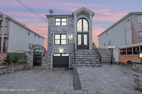 Photo of 75 Churchill Avenue, Staten Island, NY 10309 (MLS # 2501663)