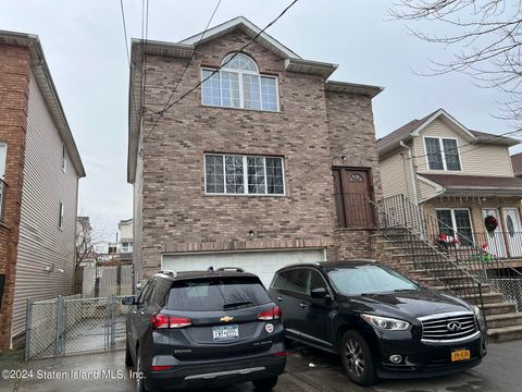 Photo of 36 Mersereau Avenue, Staten Island, NY 10303 (MLS # 2403055)