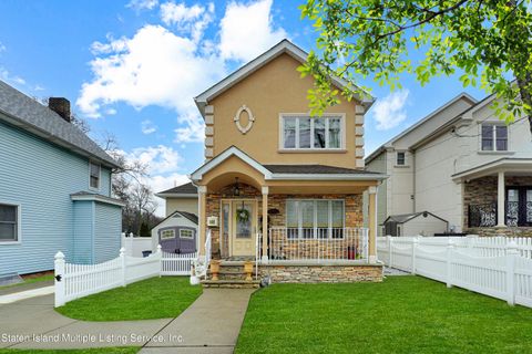 Photo of 7142 Amboy Road, Staten Island, NY 10307 (MLS # 2400513)