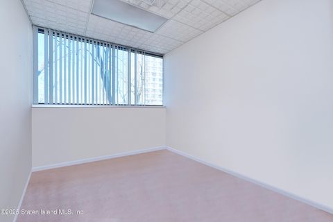 Photo of 260 Christopher Lane, Staten Island, NY 10314 (MLS # 2501955)