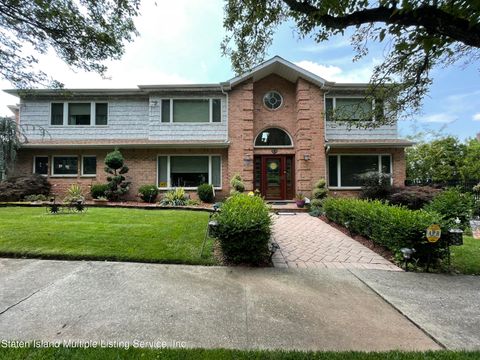 Photo of 1 Townley Avenue, Staten Island, NY 10314 (MLS # 1163129)