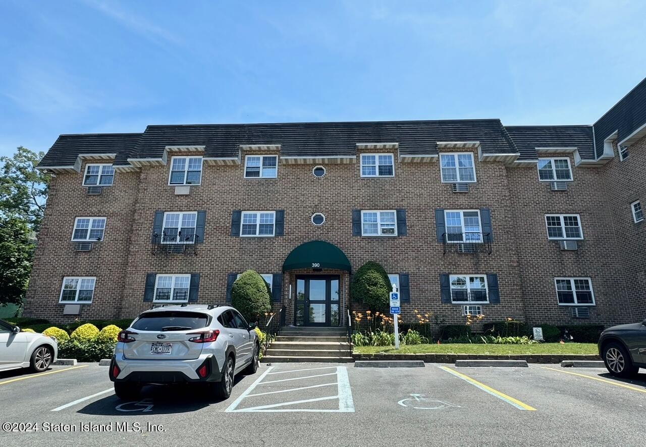 390 Maryland Avenue #2C, Staten Island, New York image 1