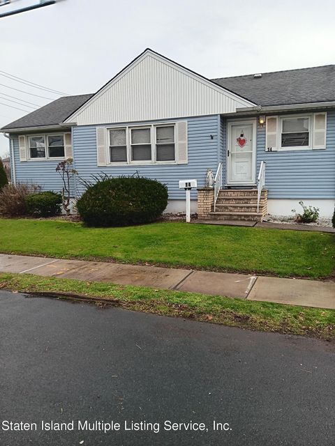 Photo of 14 Cascade Street, Staten Island, NY 10306 (MLS # 1165960)