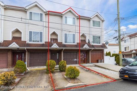 Photo of 25 Tone Lane, Staten Island, NY 10305 (MLS # 1158746)