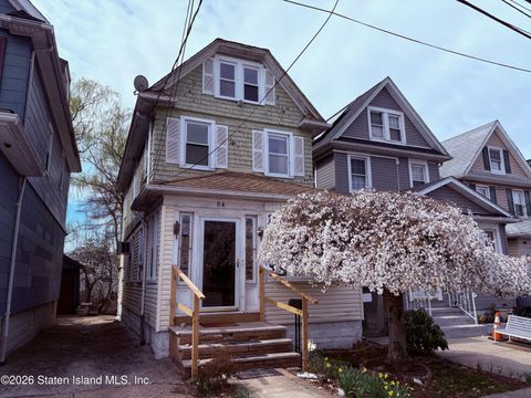 Photo of 64 Watchogue Road, Staten Island, NY 10314 (MLS # 2602085)