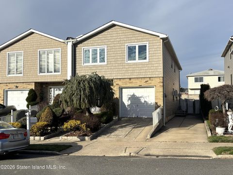 Photo of 51 Elwood Avenue, Staten Island, NY 10314 (MLS # 2602366)