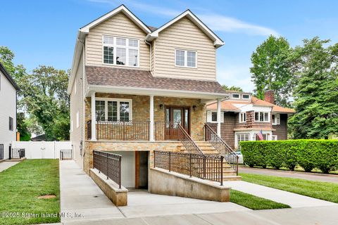 Photo of 148 Clinton Avenue, Staten Island, NY 10301 (MLS # 2504857)