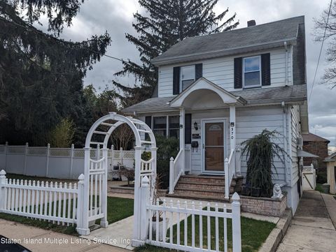Photo of 370 Sharon Avenue, Staten Island, NY 10301 (MLS # 2401819)