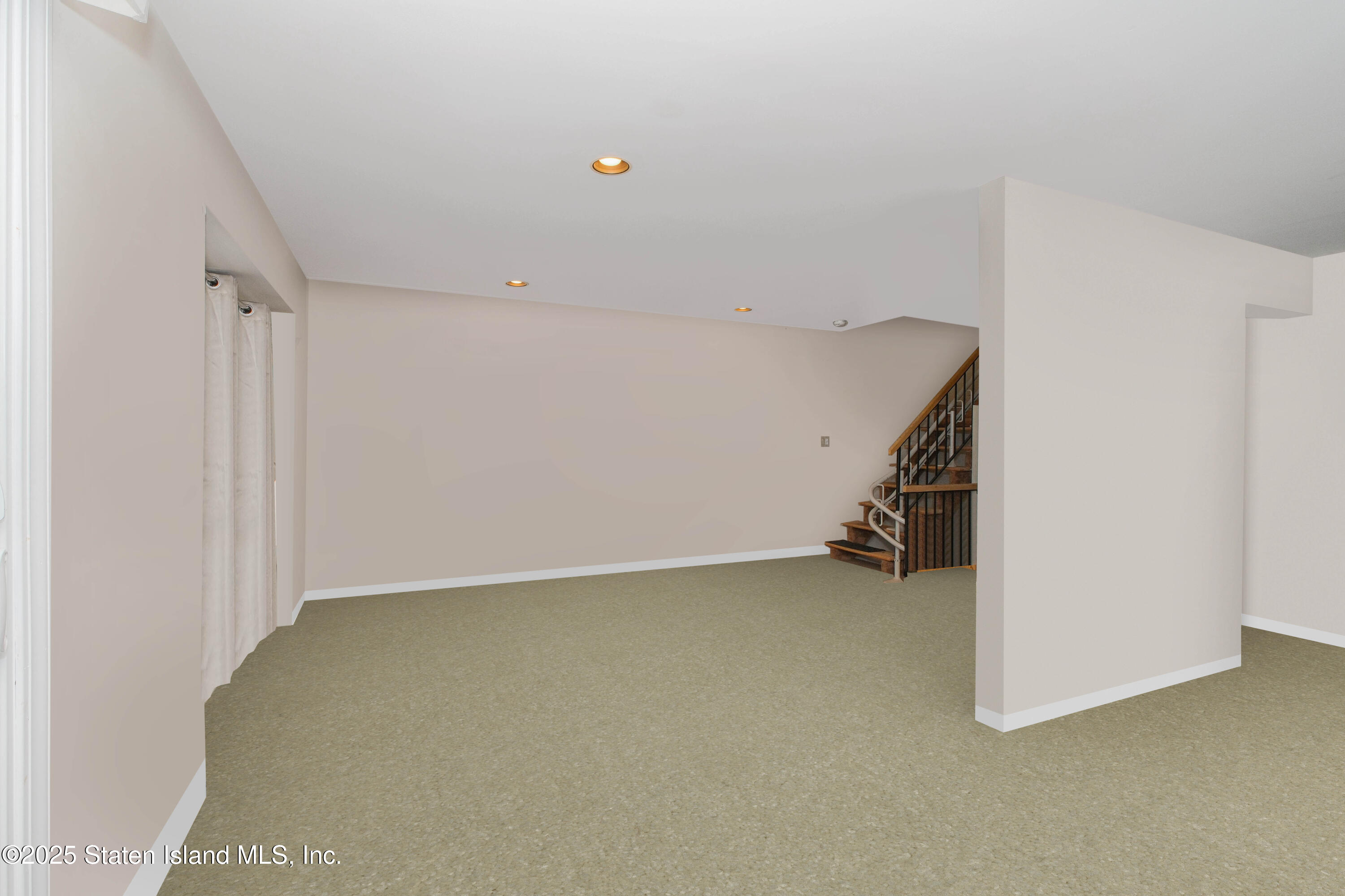 44 Hart Loop, Staten Island, New York image 15