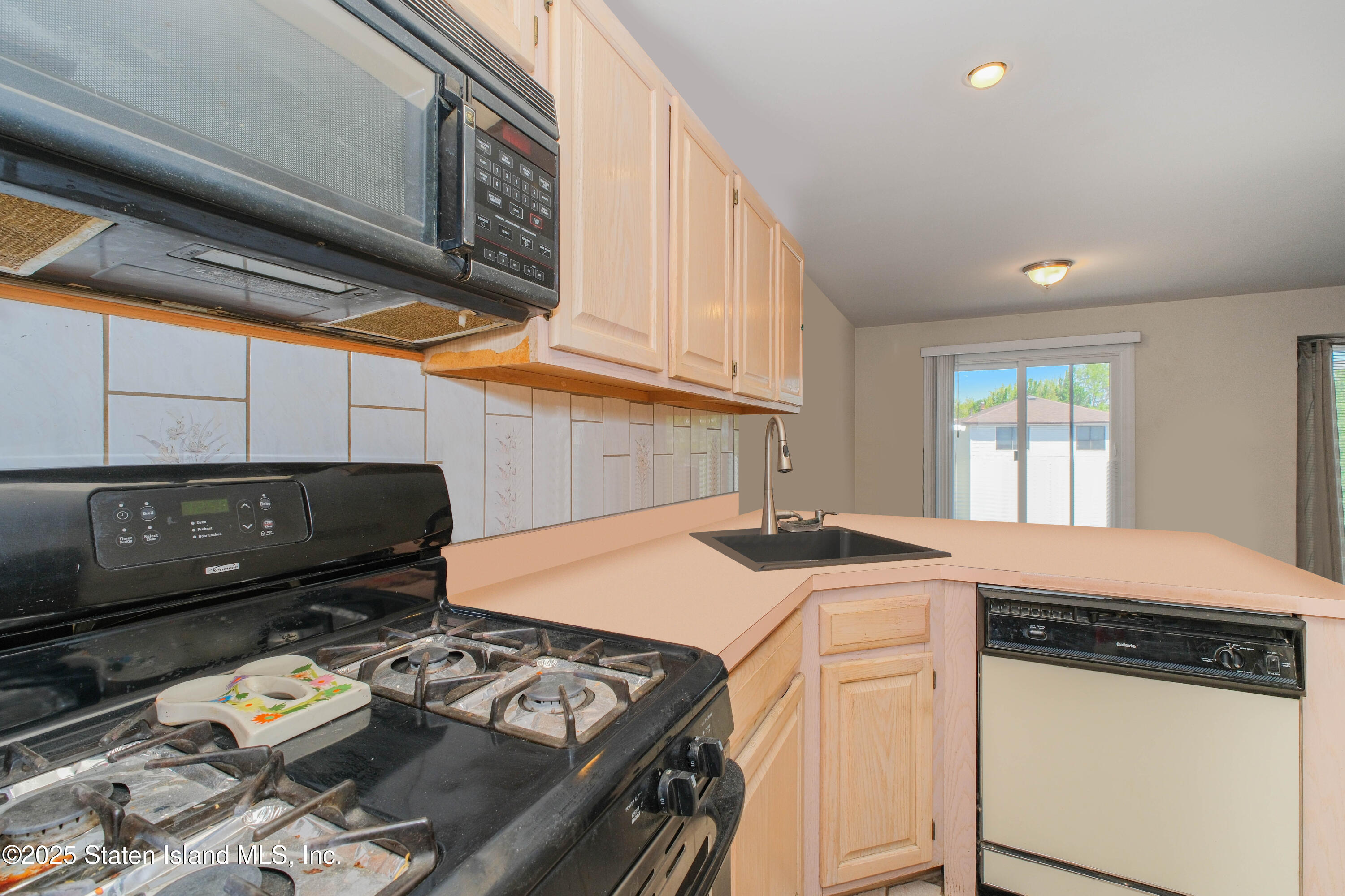 44 Hart Loop, Staten Island, New York image 9