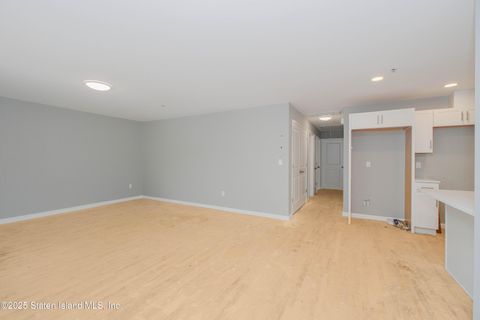 Photo of 43 Cunard Avenue, Staten Island, NY 10304 (MLS # 2502581)