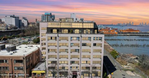 Photo of 10 Bay Street Landing #1i, Staten Island, NY 10301 (MLS # 2403375)