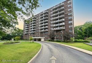 1100 Clove Road #3G, Staten Island, New York image 1