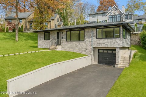 Photo of 113 Longview Rd Rd, Staten Island, NY 10304 (MLS # 2506671)