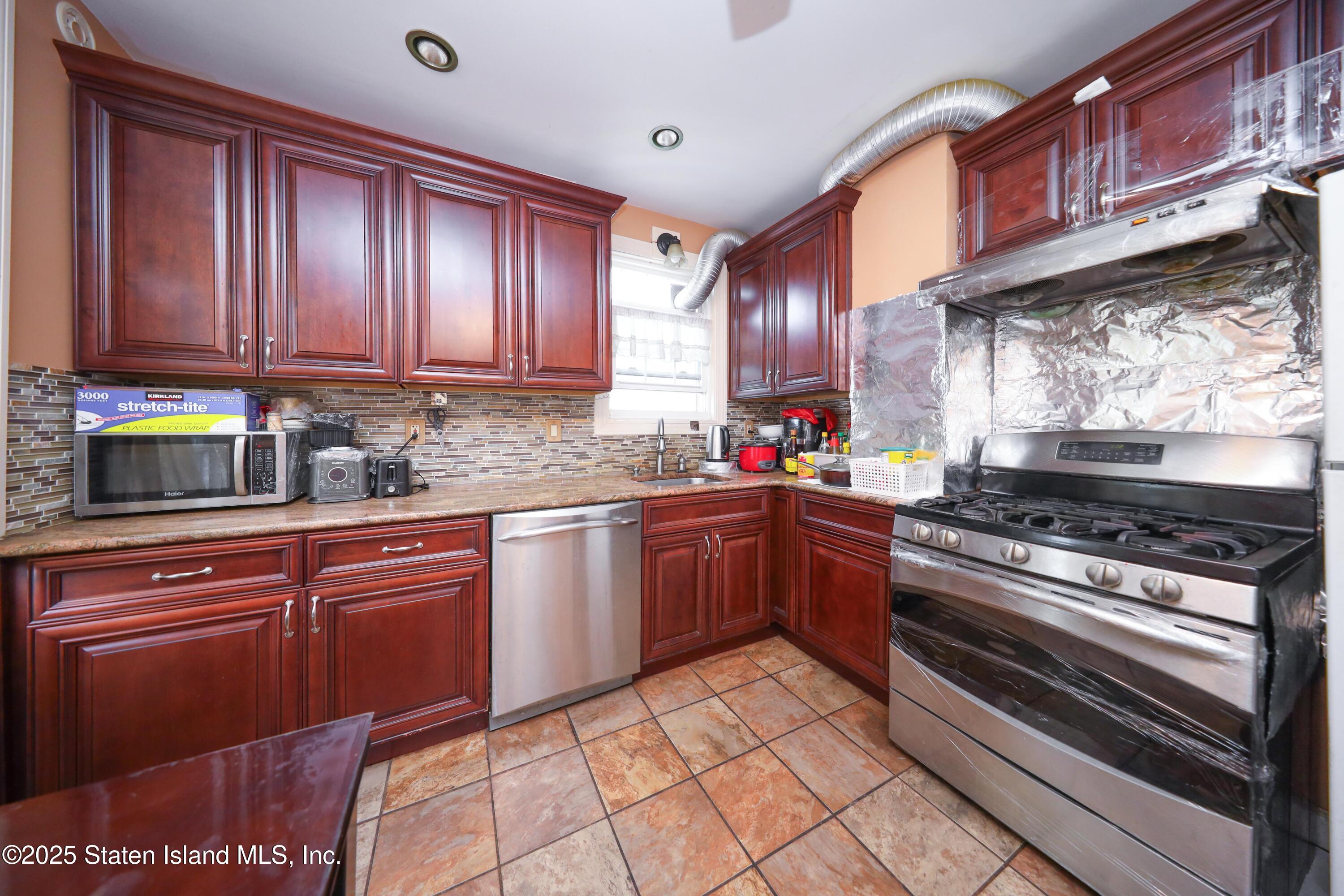 79 Byrne Avenue, Staten Island, New York image 9