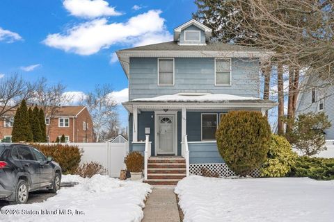 Photo of 107 Station Avenue, Staten Island, NY 10309 (MLS # 2600608)