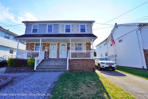 Photo of 118 E Macon Avenue, Staten Island, NY 10308 (MLS # 2400219)