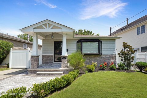 Photo of 183 Preston Avenue, Staten Island, NY 10312 (MLS # 2404416)