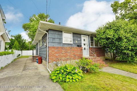 Single Family Residence in Staten Island NY 81 Milton Avenue.jpg