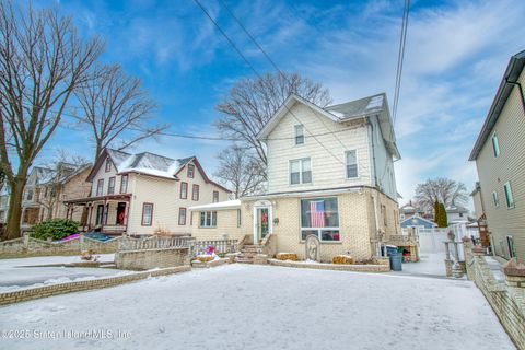 Photo of 158 Davis Avenue, Staten Island, NY 10310 (MLS # 2500751)