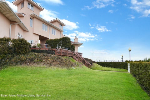Condo For Sale - 42 Harbour Court<br/> Staten Island, NY 10308