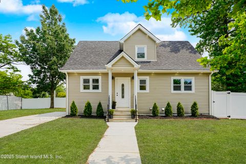 Photo of 87 Hales Avenue, Staten Island, NY 10312 (MLS # 2504383)