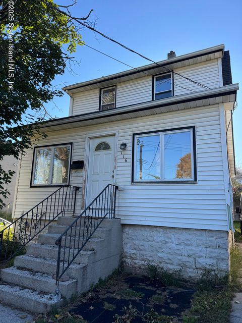 Photo of 116 Wakefield Avenue, Staten Island, NY 10314 (MLS # 2506175)