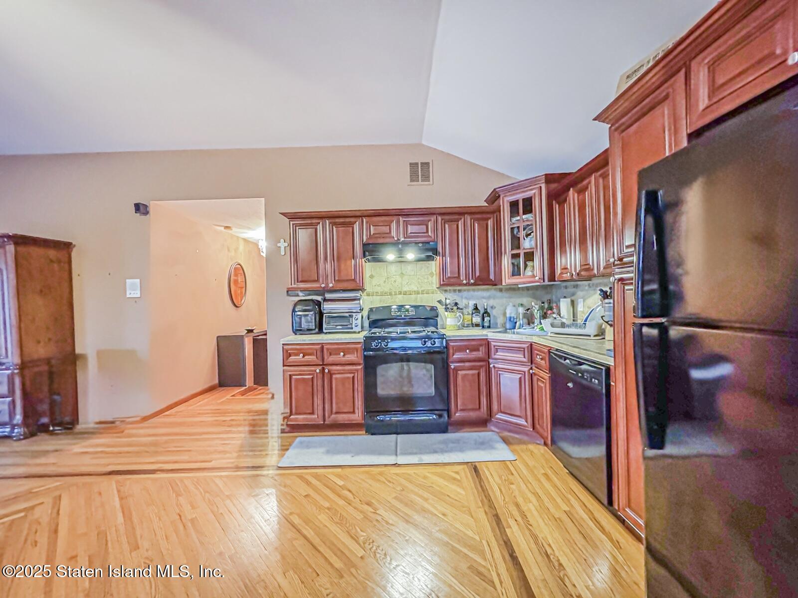 30 Alverson Loop, Staten Island, New York image 25