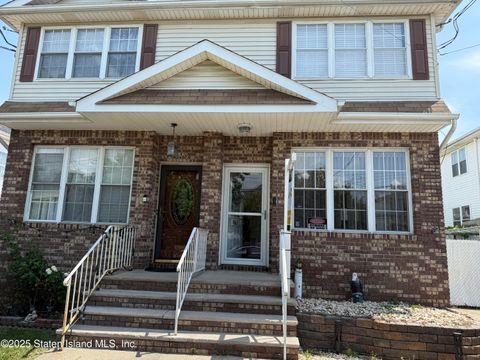Photo of 467 Ridgewood Avenue, Staten Island, NY 10312 (MLS # 2504065)