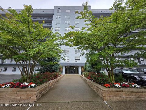 Photo of 20 Cliff Street #2h, Staten Island, NY 10305 (MLS # 2503314)