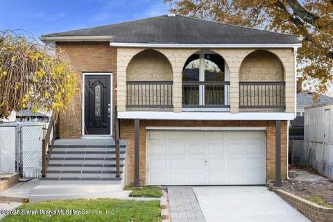 Photo of 604 Lamont Avenue, Staten Island, NY 10312 (MLS # 2501352)