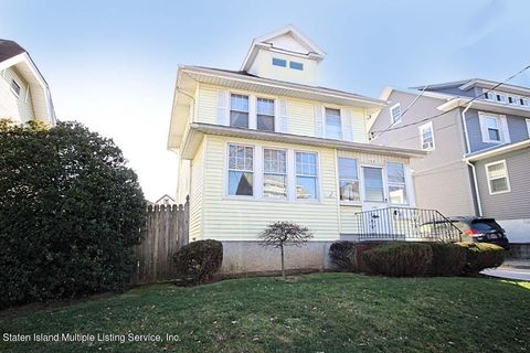 Photo of 132 Hagaman Place, Staten Island, NY 10302 (MLS # 2401021)