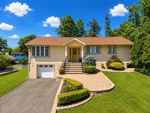 Photo of 83 Foster Avenue, Staten Island, NY 10314 (MLS # 2604109)