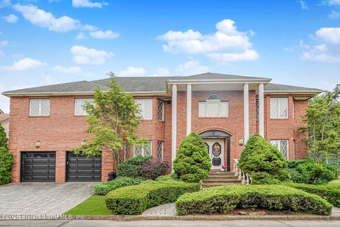 Photo of 16 Nicolosi Loop, Staten Island, NY 10312 (MLS # 2505604)