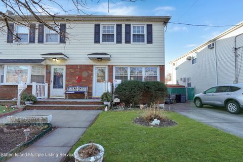 Photo of 44 Windemere Avenue, Staten Island, NY 10306 (MLS # 2400635)