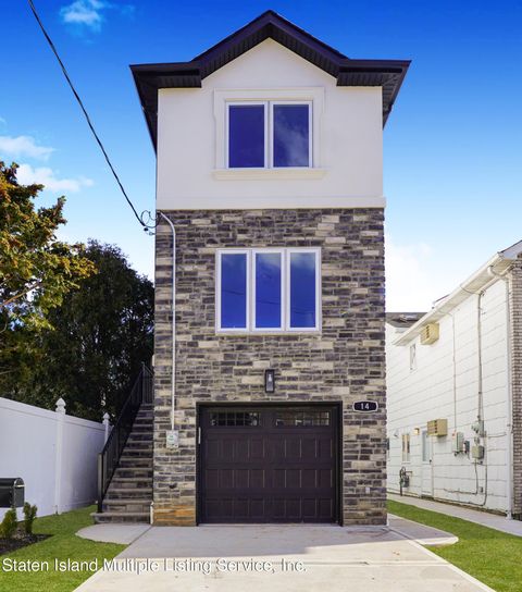 Photo of 14 Pershing Street, Staten Island, NY 10305 (MLS # 2401133)